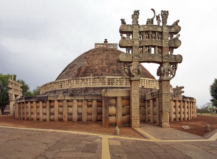 Historical Places Of Madhya Pradesh : Sanchi Stupa