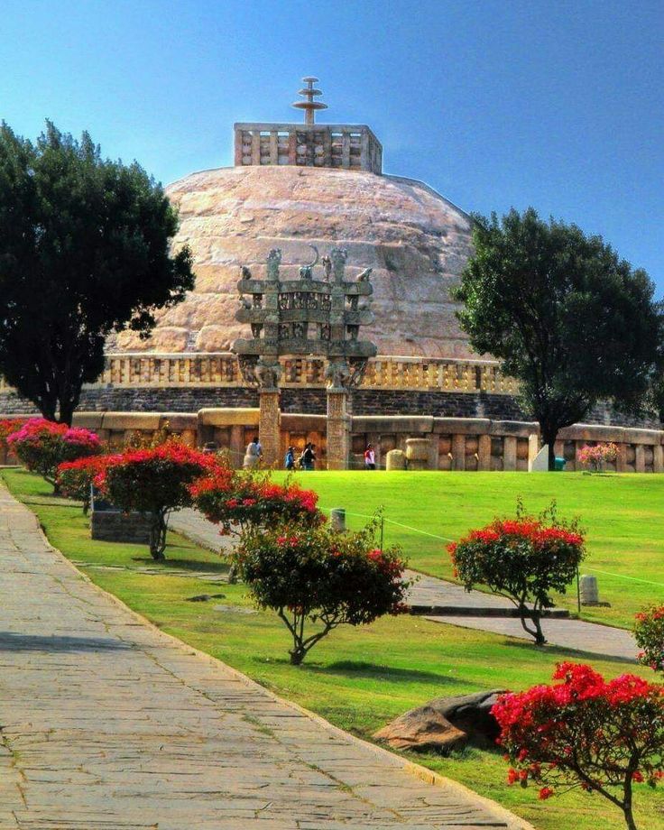 Historical Places Of Madhya Pradesh : Sanchi Stupa